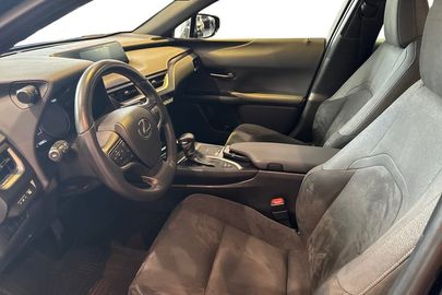 Car image 11