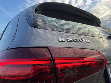 Car image 33