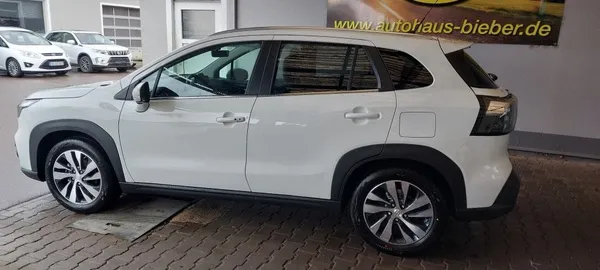 Car image 4