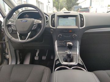 Car image 10