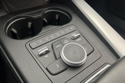 Car image 25