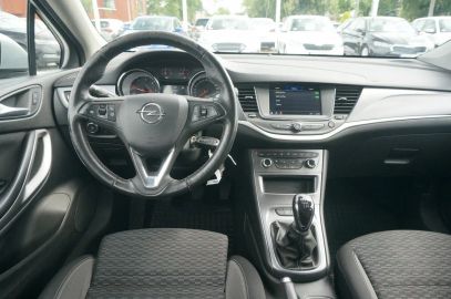 Car image 12