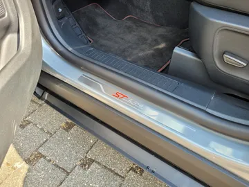 Car image 49