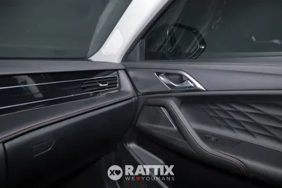 Car image 32