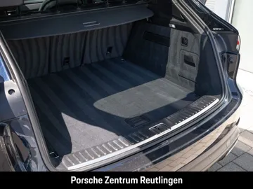 Car image 32