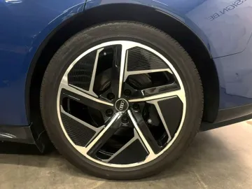 Car image 40