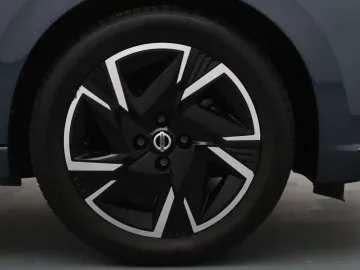 Car image 31