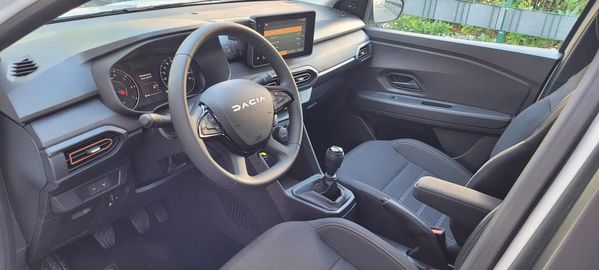 Car image 8