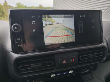 Car image 35