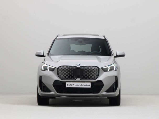 BMW iX1 xDrive30 M Sport 225 kW image number 2