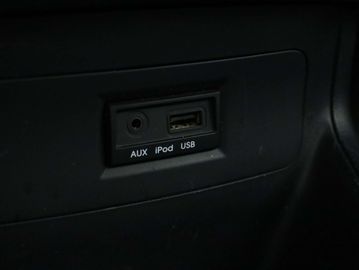 Car image 32