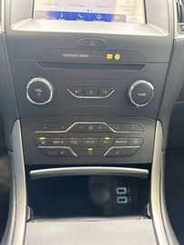 Car image 39