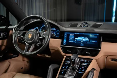 Car image 35