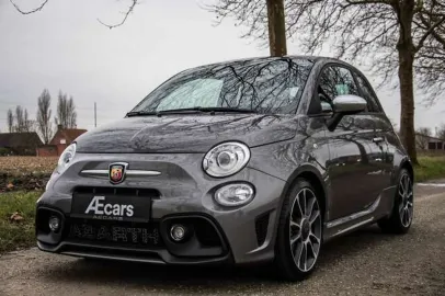 Car image 2
