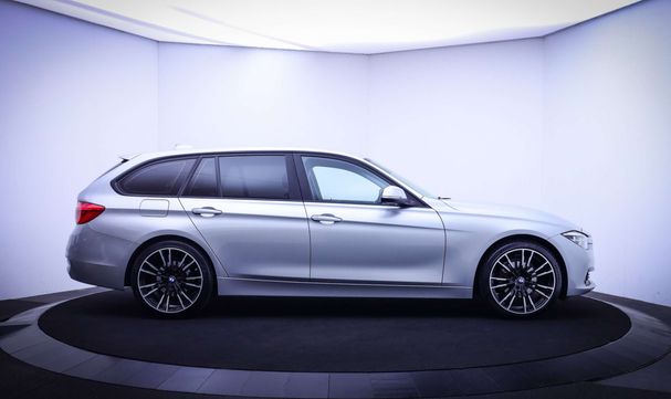 BMW 320i Touring 135 kW image number 4