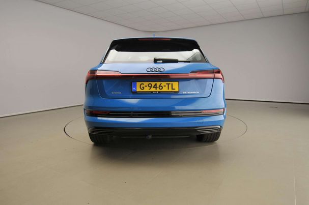 Audi e-tron 55 quattro Advanced 300 kW image number 3