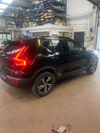 Volvo XC40 1.5 T2 95 kW image number 2