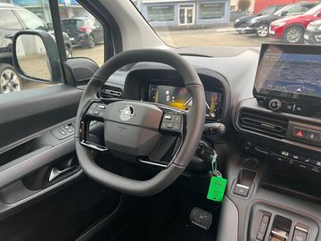 Car image 26