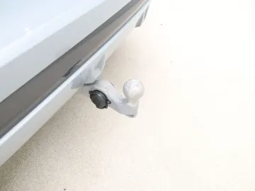 Car image 32