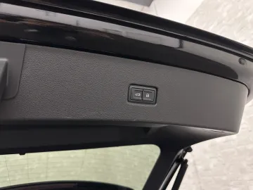 Car image 48