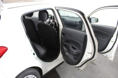 Car image 15