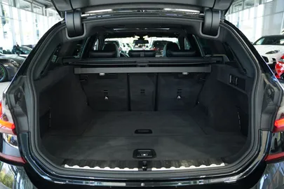 Car image 40