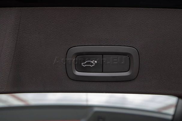 Volvo XC40 T4 140 kW image number 33