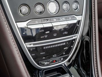 Car image 37