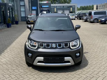 Car image 4