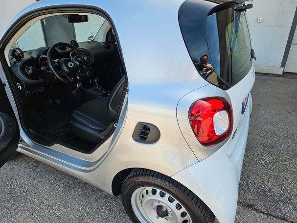 Smart ForTwo coupe EQ 60 kW image number 28