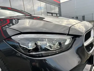 Car image 30