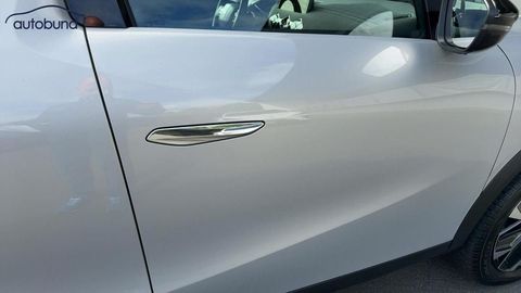 Car image 34