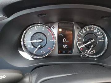 Car image 27