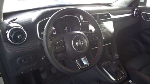 Car image 9