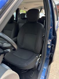 Car image 33