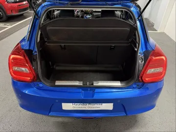 Car image 19