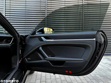 Car image 40