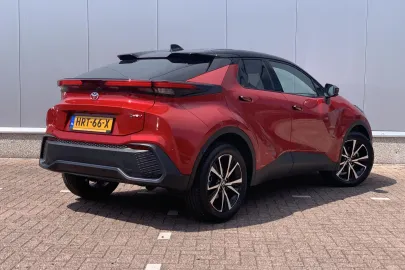 Car image 3