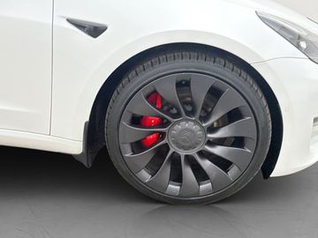 Car image 34