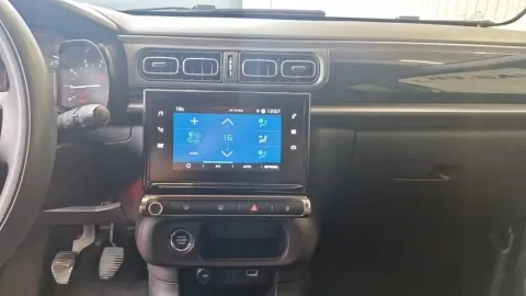 Car image 27