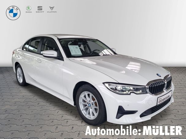 BMW 320i 135 kW image number 8