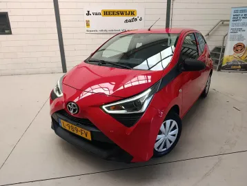 Car image 25