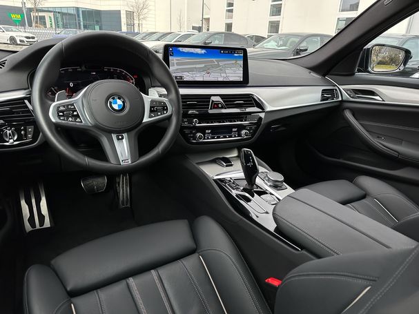 BMW 530d Touring M Sport xDrive 210 kW image number 24