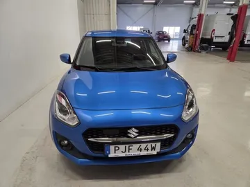 Car image 4