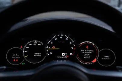 Car image 24