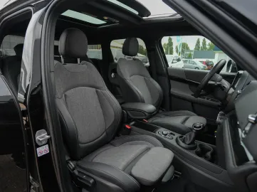 Car image 39