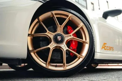 Car image 25