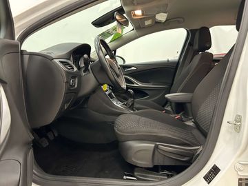 Car image 10