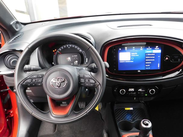 Toyota Aygo X 1.0 VVT-i 53 kW image number 3