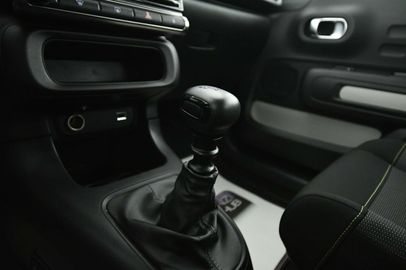 Car image 24